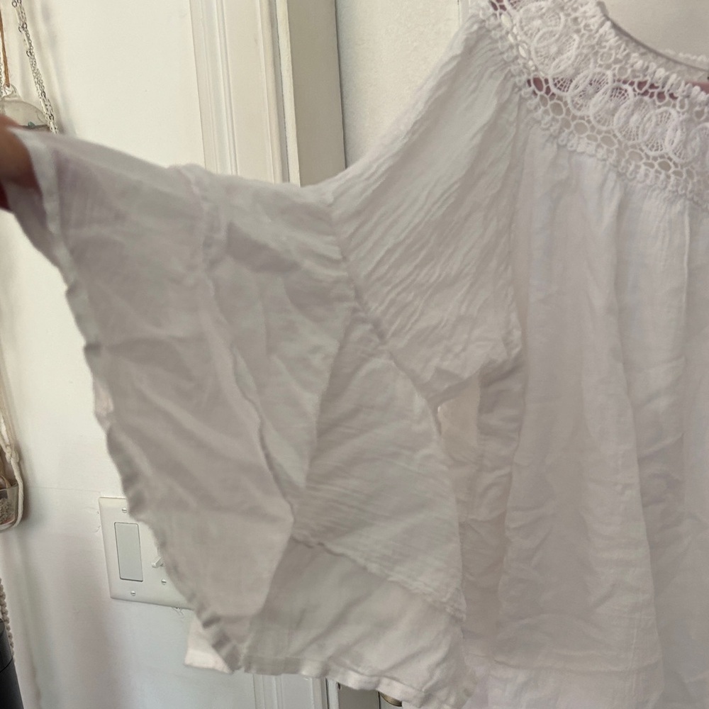 Elegant Cream Lace Women's Blouse - Picture 3 of 7